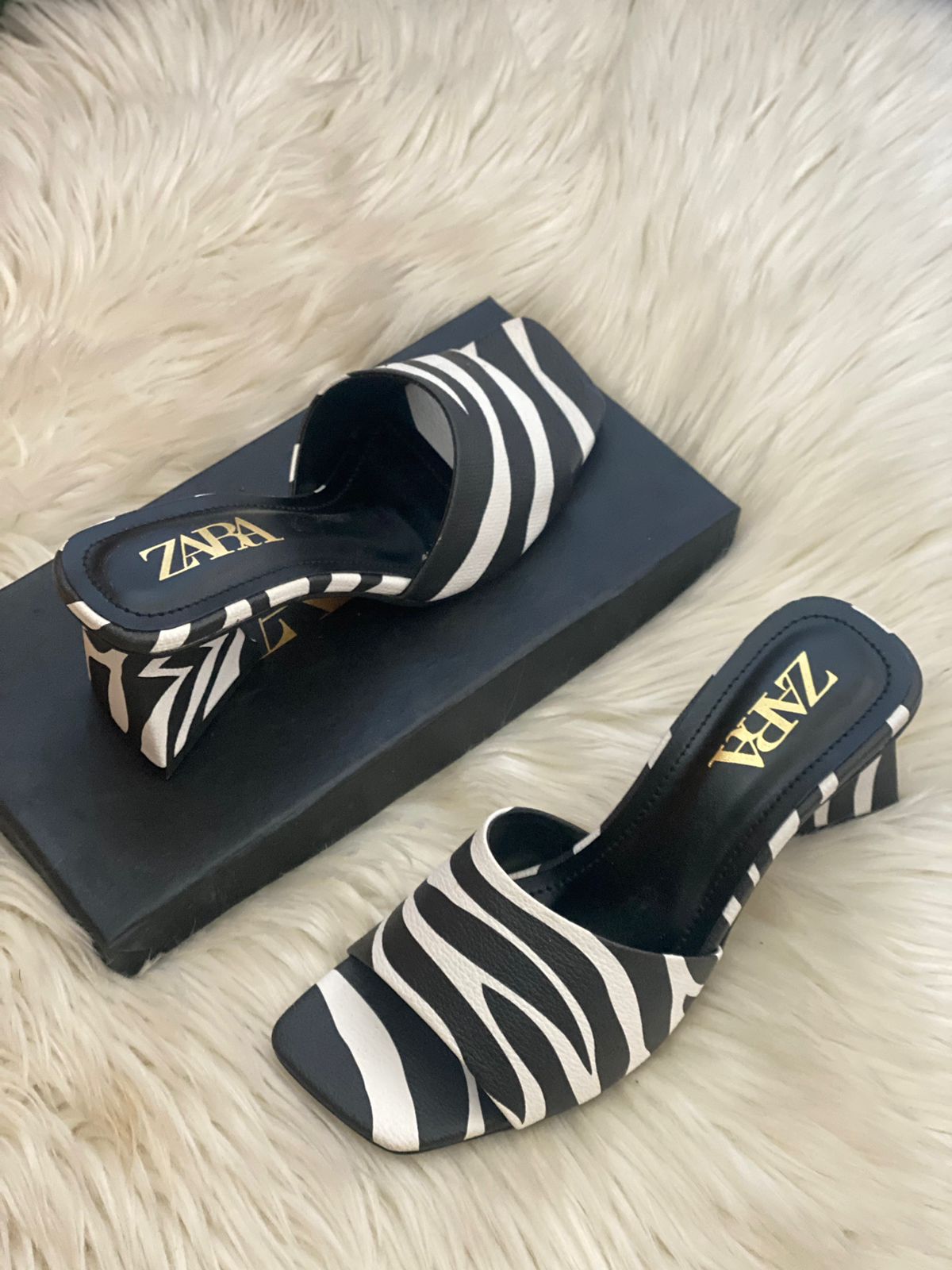 MODERN AND DASHING ZEBRA HEELS