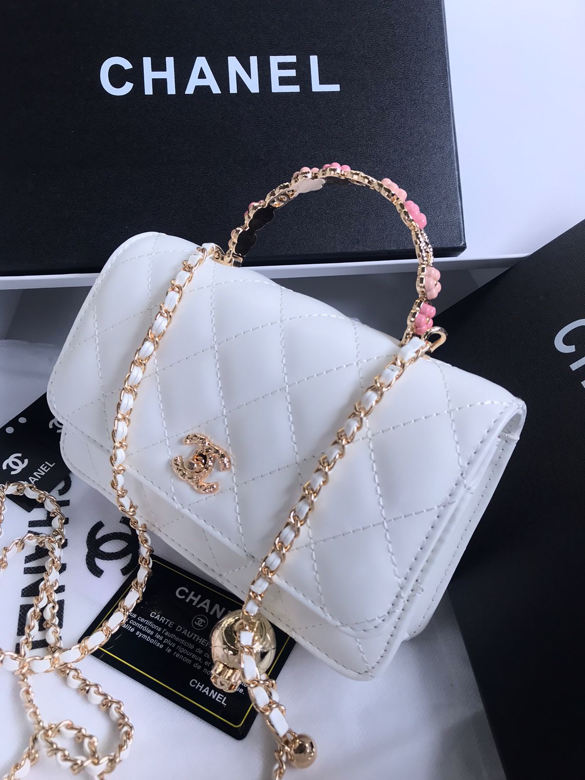 ELEGENT AND CUTE HANDBAG