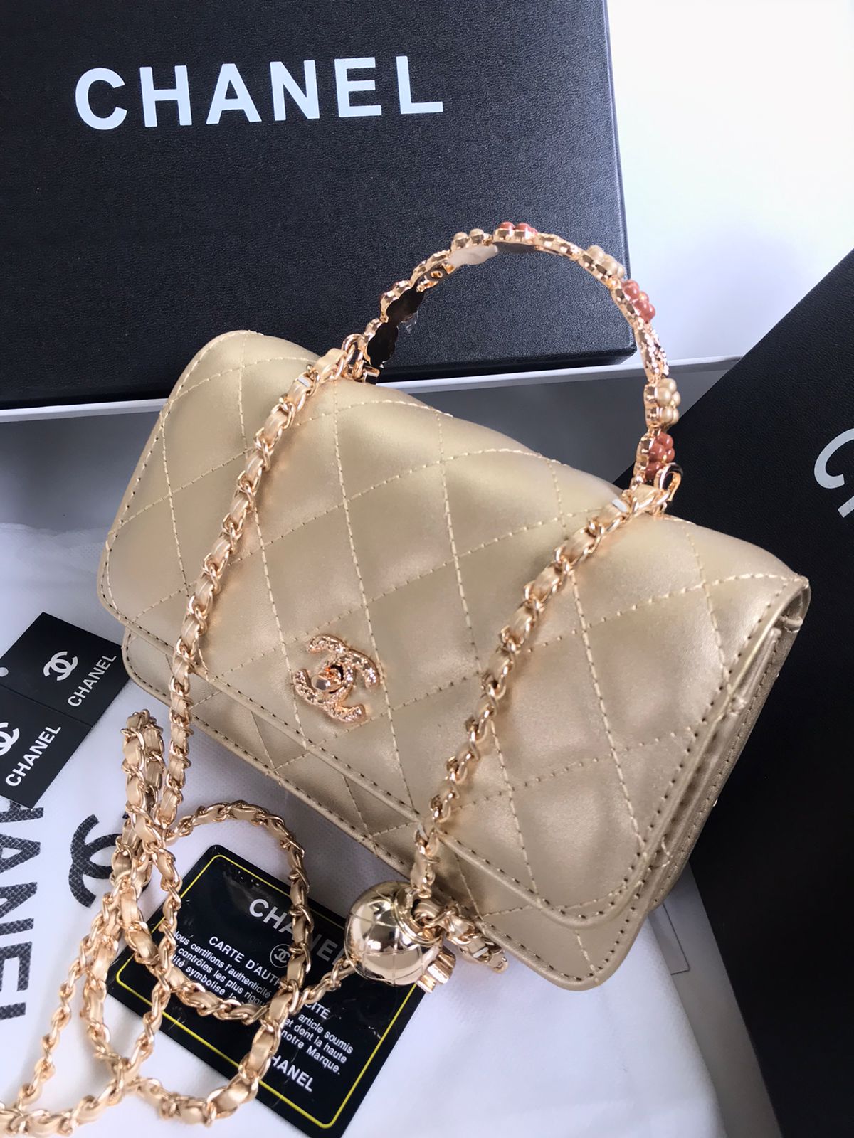 ELEGENT AND CUTE HANDBAG